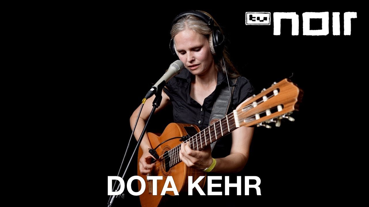 Dota Kehr - Funken schlagen (live im TV Noir Hauptquartier)