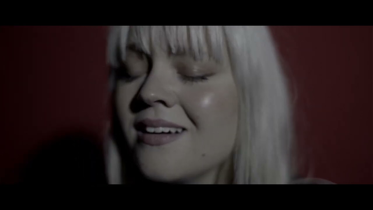 Lina Maly - Schmerz vereint (Official Music Video)