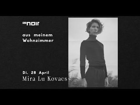 Mira Lu Kovacs bei "aus meinem Wohnzimmer" (TV Noir)