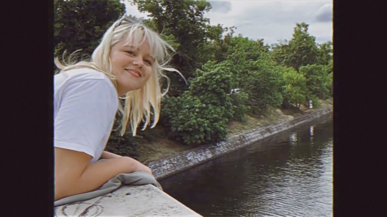 Lina Maly - Wie weit (Official Music Video)