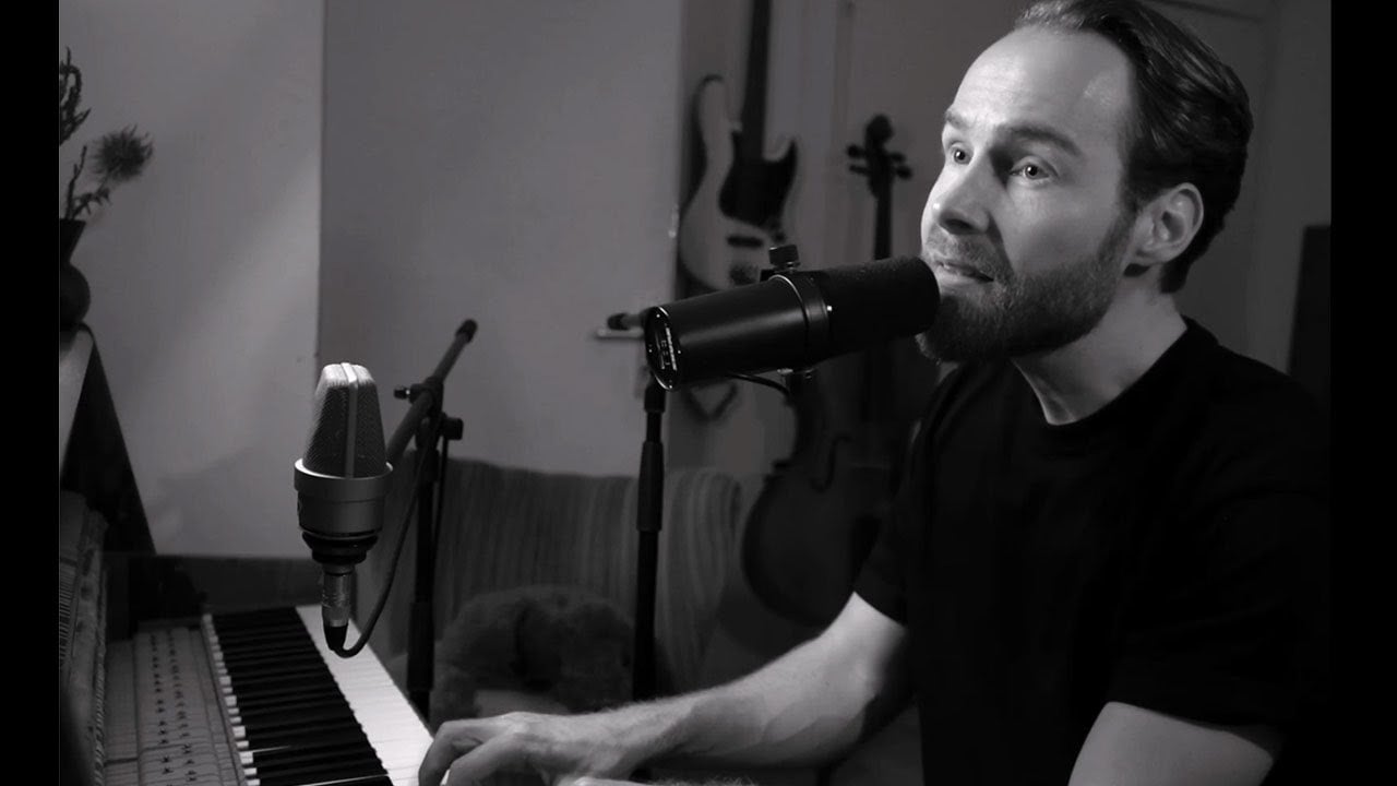 Enno Bunger - Kein Mensch startet einen Krieg / Жодна людина не почне війну (live + UA lyrics 🇺🇦)
