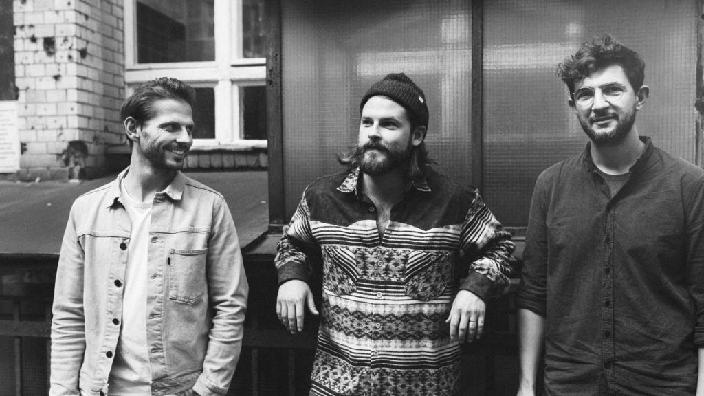 Mighty Oaks bringen Video zu “Driftwood Seat” heraus