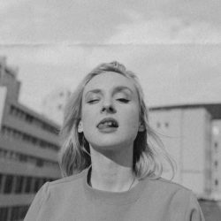 Leslie Clio: TV Noir Hauptquartier Show am 25.2. - "Ticket" für Livestream